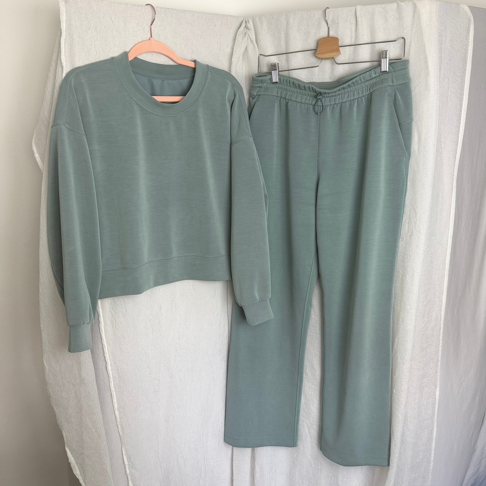 Lululemon Softstreme Set Women 10 Teal Crop Sweatshirt Straight Leg Sweatpants